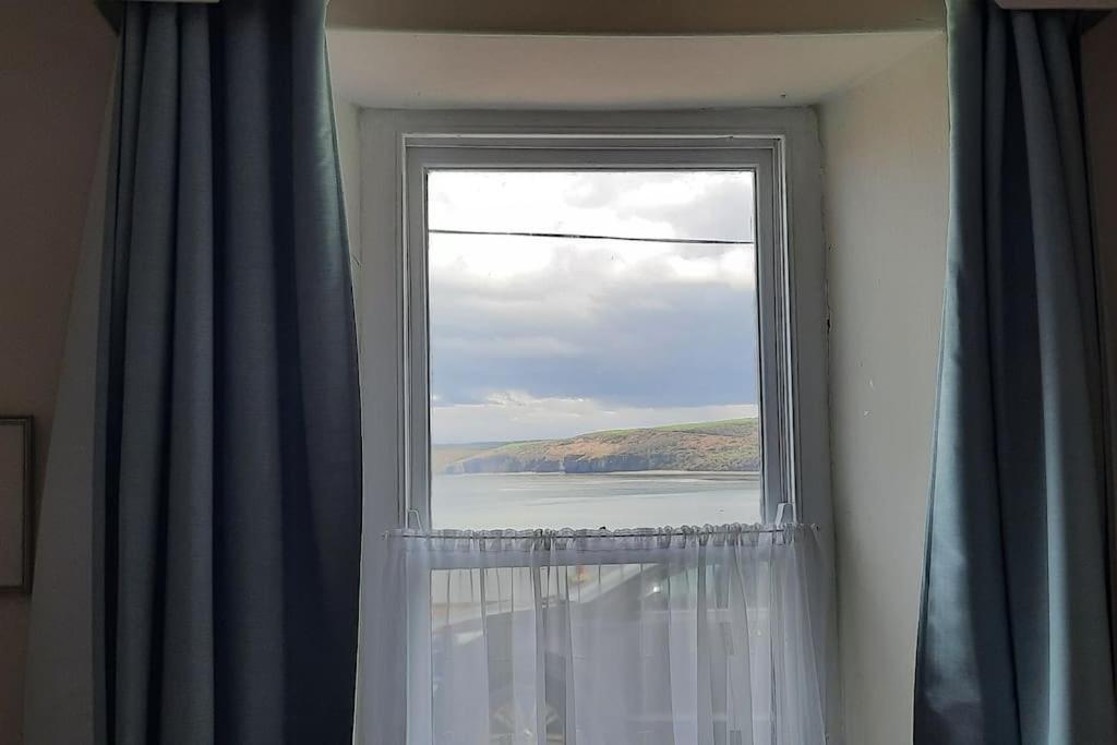 Arvonia Sleeps 7, Sea Views, Dog Friendly Villa New Quay  Kültér fotó